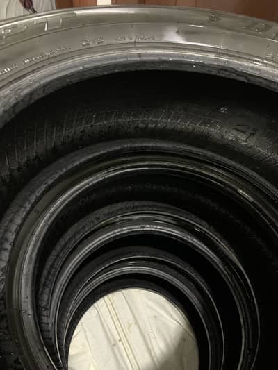 Revo / fortuner dunlop tyres tyre set