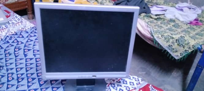 17" computer lCD