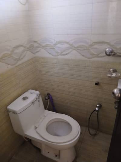 2nd Floor Available For Rent In Mustafa Town Lahore