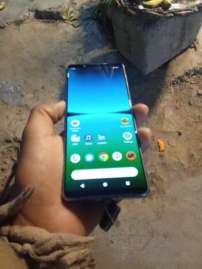 mbile display bilkul ok hy contact wtsap 03457997336