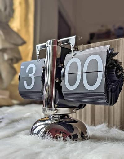 Stylish Mechanical Flip Down Clock for Home & Office