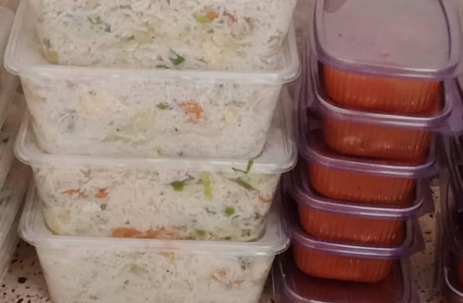 کھانے کے سٹال کے لئے سیل مین یا کام کرنے  والے  کی ضرورت ھے 0