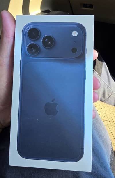 Box pack Iphone 17 pro max LLA (Non-PTA 256 GB) Factory unlock