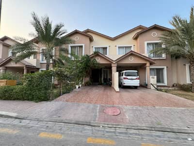 152 Sq Yd General Villa For Sale Precinct-11A,BTK. 3 Bedrooms | Drawing, Dining, Closed Italian Kitchen & TV Lounge. Near Entrance | Near Murree Point | Huge Greenbelt | Close to Parks, Mosques & Shopping Gallery. Just 8 Min Drive from Main Gate.