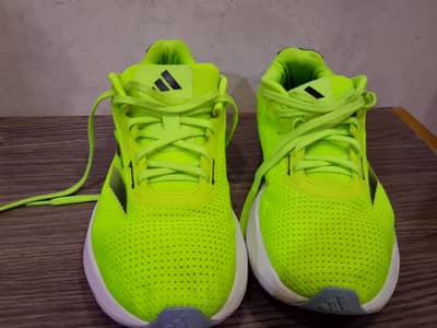 Adidas Mens sneakers= Size 42 Green used like new