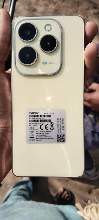 Infinix hot 40 8/256 with box