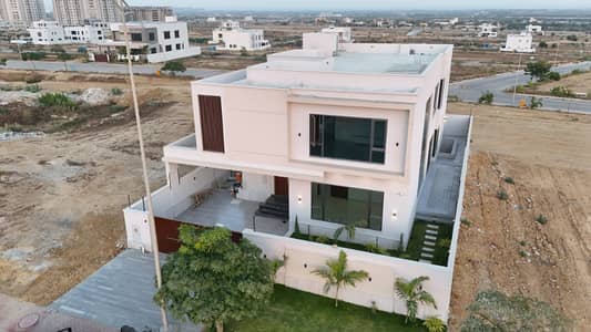500 Sq Yd Villa For Sale Precinct-17, Bahria Town Karachi 5 or 6 Beds | Drawing, Dining, Lounge, Modern & Greasy Kitchen 3 Mins Drive from Main Gate | Near Jinnah Avenue & Theme Park.