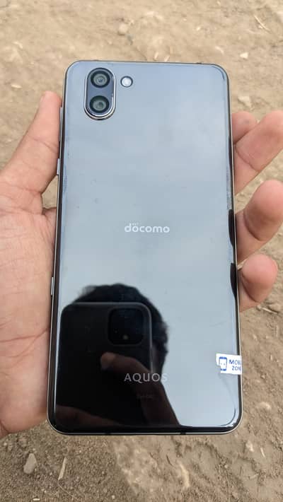 Sharp Aquos R3
