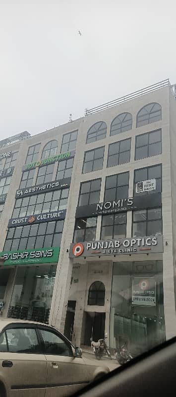 8 Marla Floors Available In Lake City Downtown