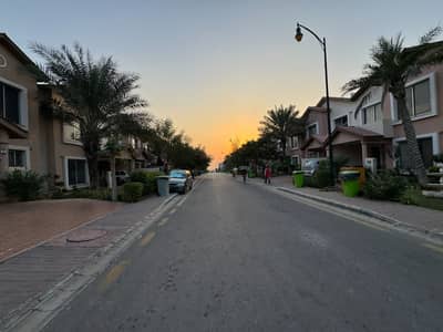 Bahria Homes 152 Sq Yd Villa For Sale Precinct-11B. 3 Bedrooms | Drawing, Dining, Closed Italian Kitchen & TV Lounge. Near Entrance | Near Murree Point | Huge Greenbelt | Close to Parks, Mosques & Shopping Gallery. Just 8 Min Drive from Main Gate.