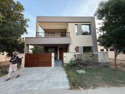 250 Sq Yd Luxury 4-Bedroom Villa For Sale Precinct-16, Bahria Town Karachi Grand Jamia Mosque Facing, Near Jinnah Avenue | Modern Layout with Drawing, Dining & Kitchen.