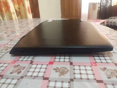 Lenovo y700-17isk (Gaming)