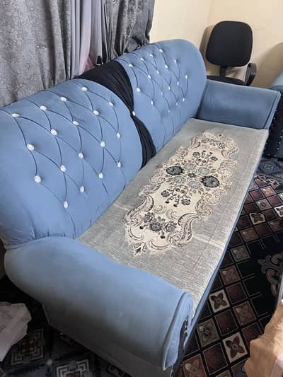 5 seater sofa set in neat and clean condition