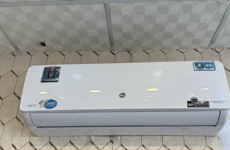 PEL DC inverter heat & cool 1.5 Ton in very good condition