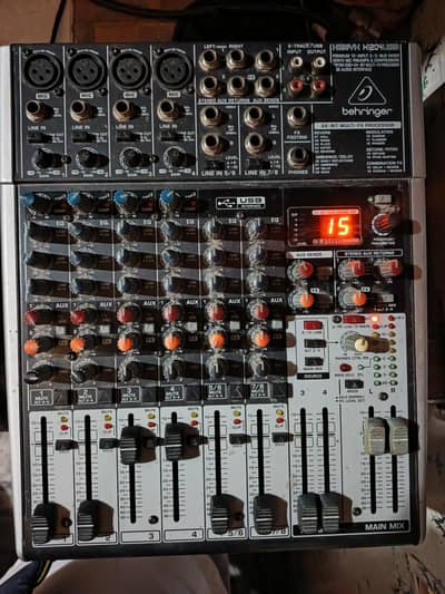 Behriger USB Mixer console 1204