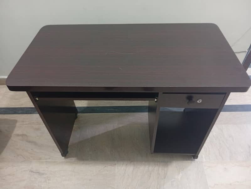 Computer Table | 10/10 condition 0