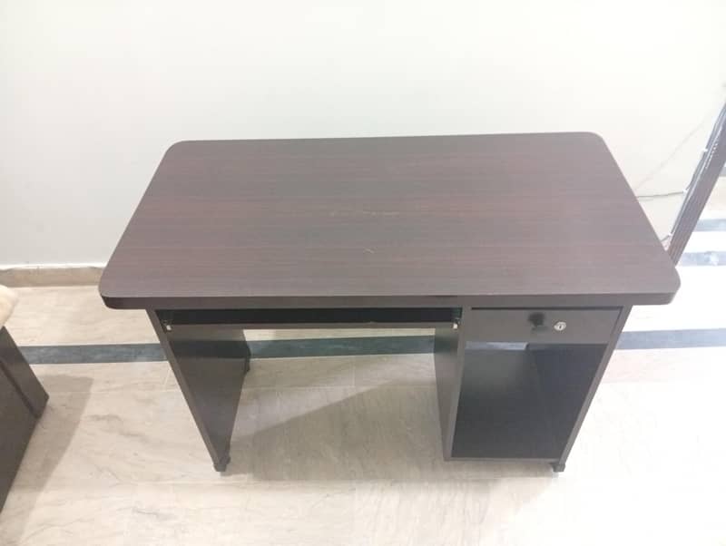 Computer Table | 10/10 condition 2