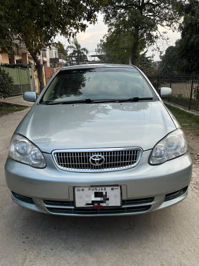 Toyota Corolla SE Saloon