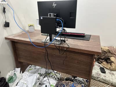 Wood Table Computer & office Table 10/10 condition