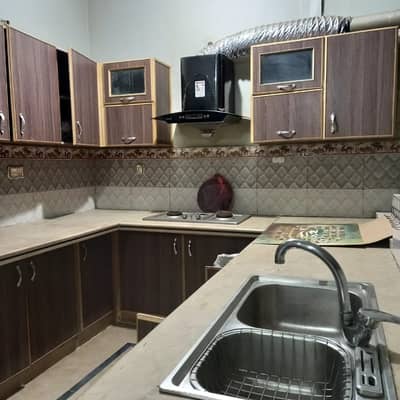 two bed dd ground floor well maintained portion for rent in johar