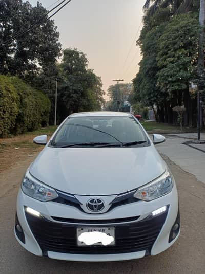 Toyota Yaris 1.5 Ativ x Cvt