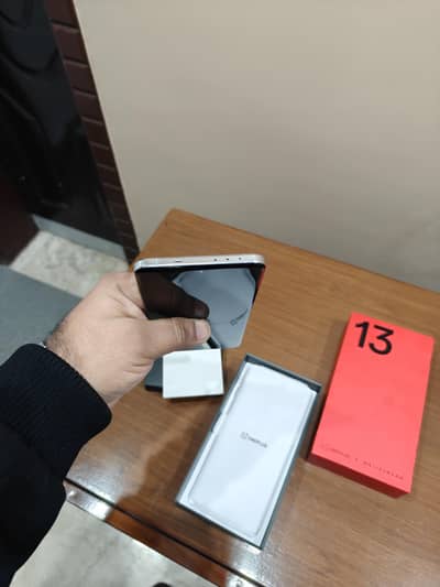 One plus 13 international version (Non PTA )