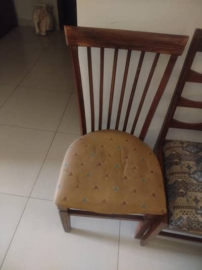 3 study chair ina good comdition