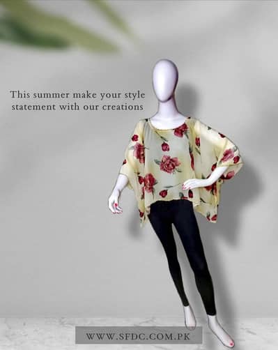 2 Mannequin 2 necklace / earing display 1 ring and bracelet display