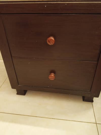 Wardrobe in pure shaham and bed with Matress