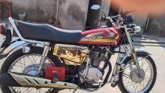 Honda 125 Golden Edition