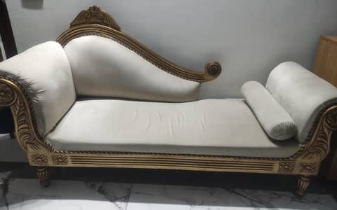 Dewan for sale 1 year used