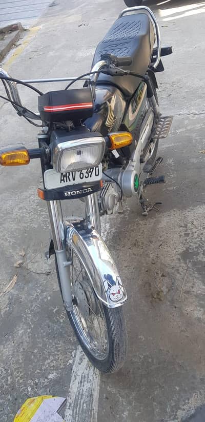 Honda CD 70 2023