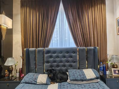 QUEEN SIZE ROYAL BED