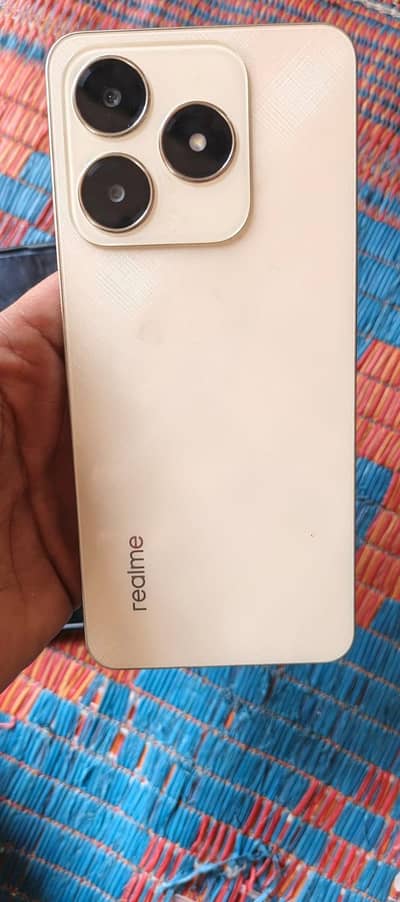 saf mobile hai sirf mobile hai cnic ki copy sath mil jayegi