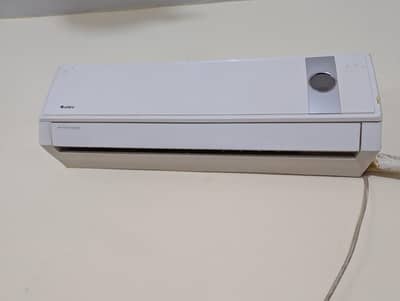 GREE  GS-12CZ8/I 1 Ton A. C Good Condition