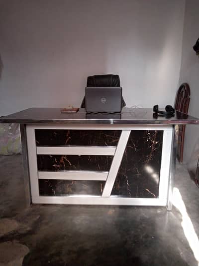 Office Table for Sale – Like New