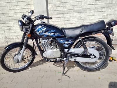 Suzuki GS 150 Black 2017 Lush