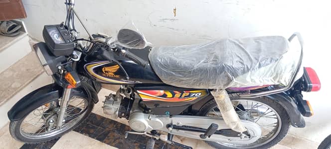 crown group supreme CD 70