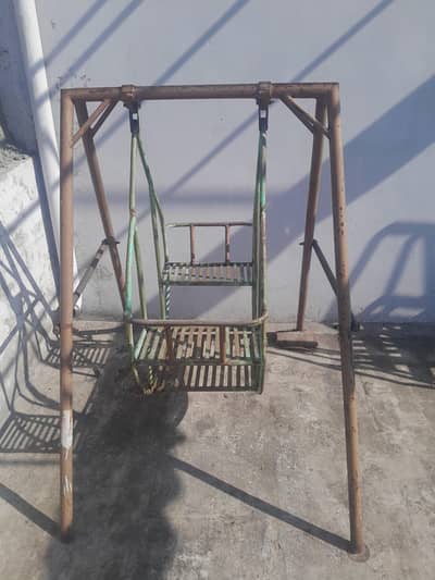 swings in good condition