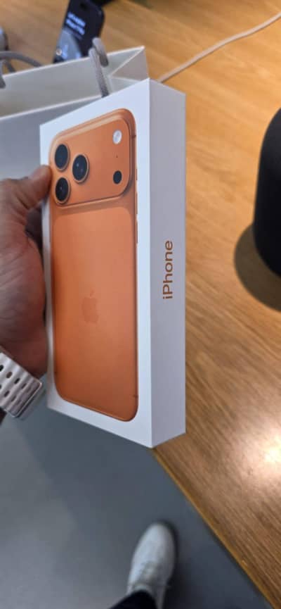 IPHONE 17 PRO MAX FACTORY UNLOCK.