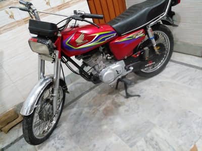 Honda 125 in original condition with biometric good sound