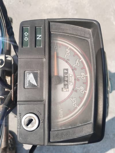 M SELLING MY HONDA CD 70 IN ORIGNAL CONDITION