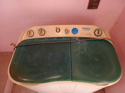 Semi automatic Haier 8KG washer and dryer top load