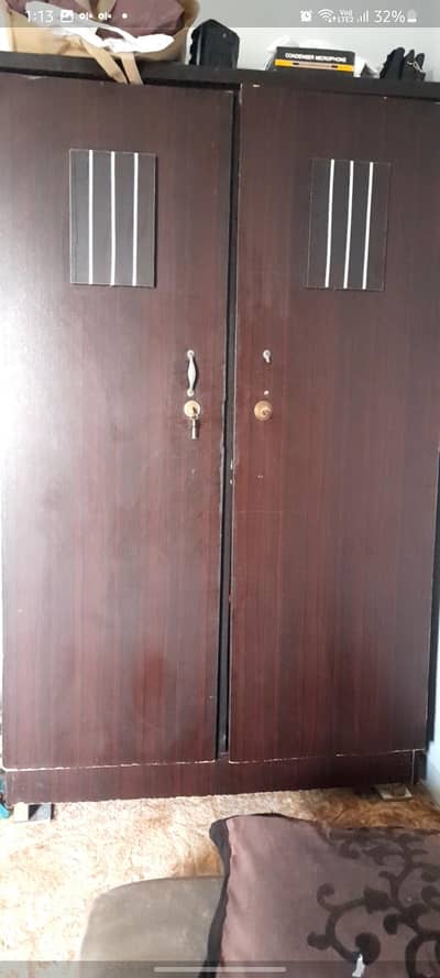 double door wardrobe  in good condition