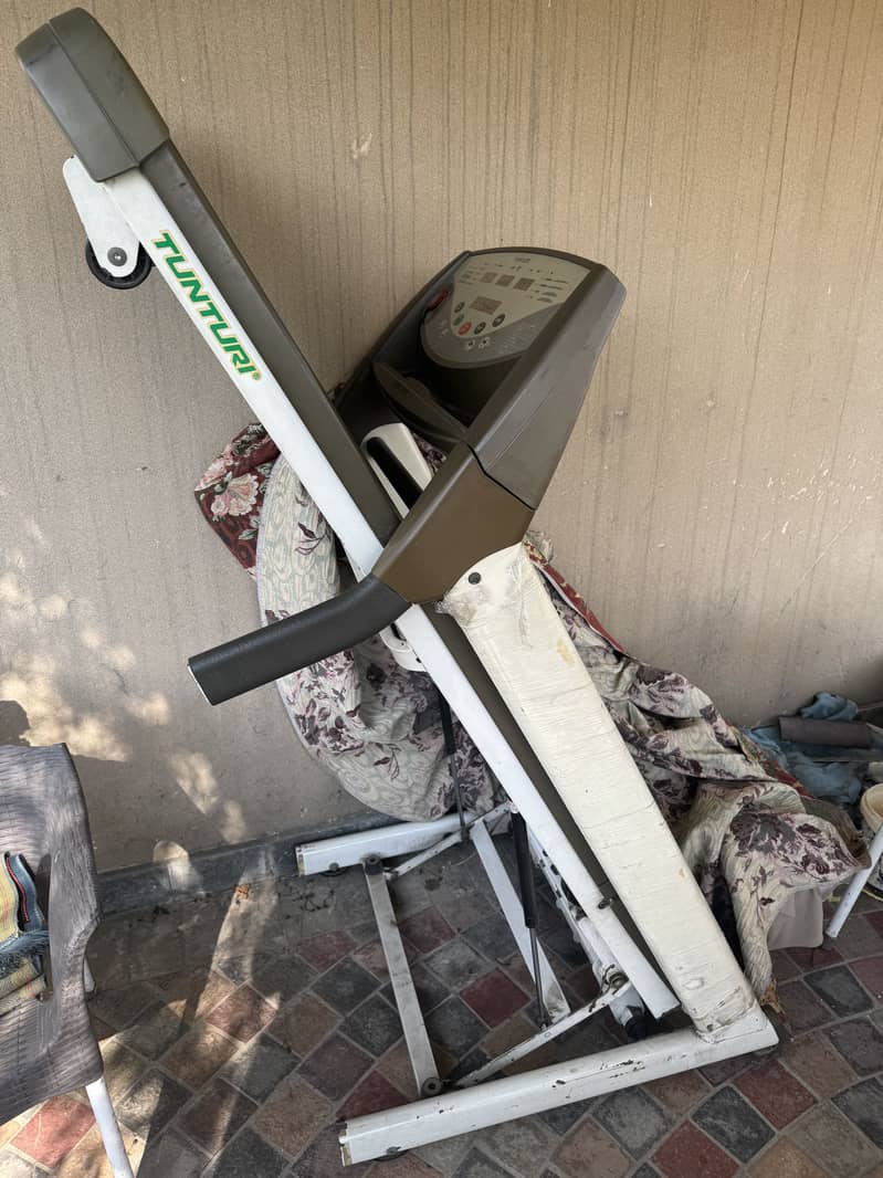 Treadmill exercise machine with incline function 0