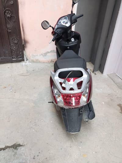 united Scooty