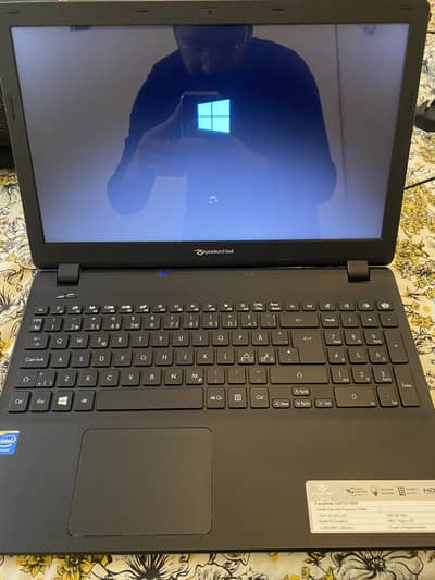 Acer celeron 8GB RAM 128 GB SSD 16 inch screen