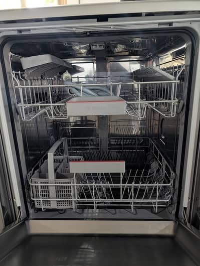 Bosch SilencePlus Serie 4 Dishwasher – Used but Looks & Works Like Ne