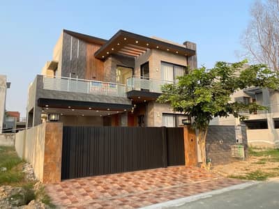 10 Marla Brand New Modern House