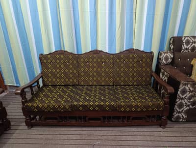 sofa set in good condition